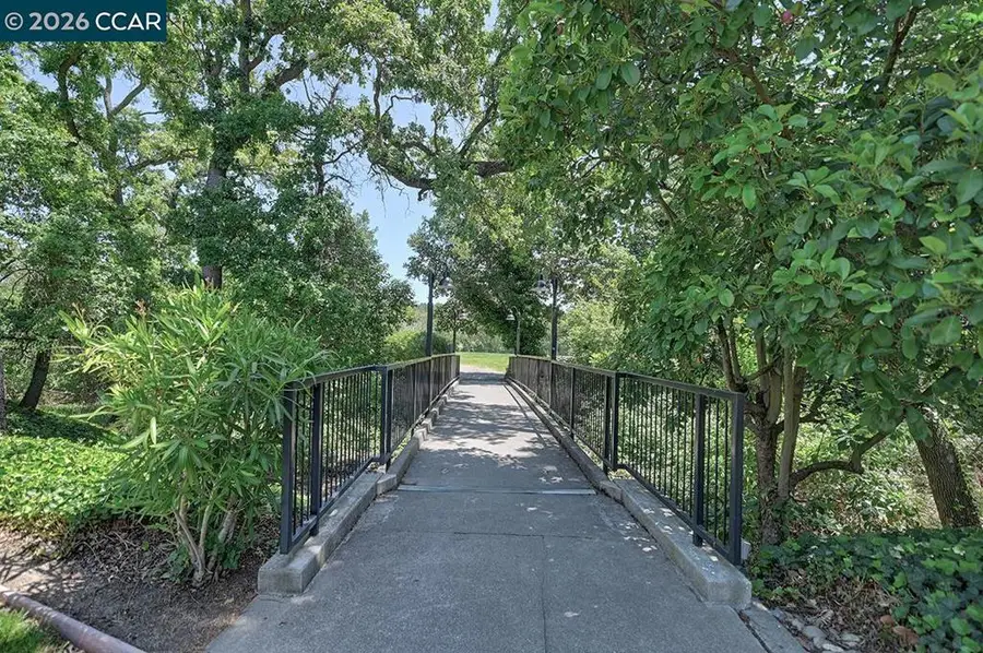 2216 Tice Creek Dr #2, Walnut Creek, CA 94595 - #3