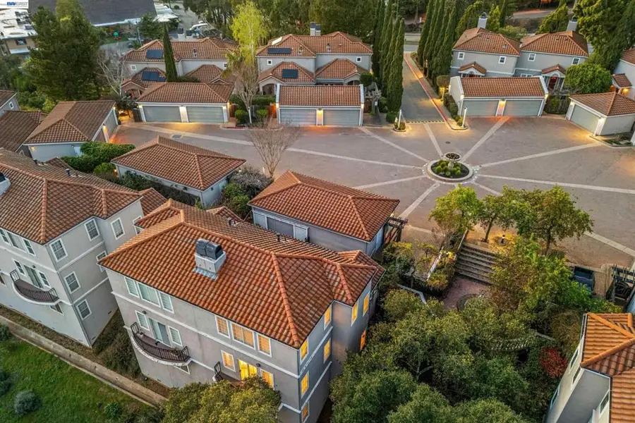 4636 Redwood Rd, Oakland, CA 94619 - #2