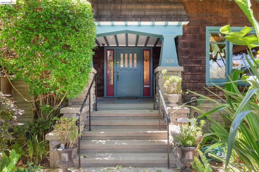 5690 Ocean View Dr, Oakland, CA 94618 - #2