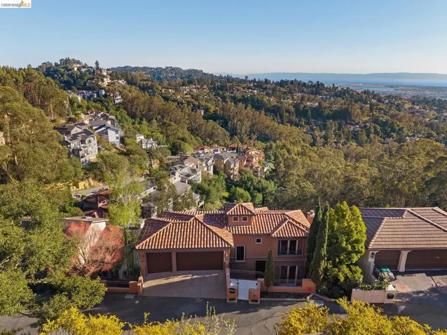 6611 Elverton Dr, Oakland, CA 94611 - #2