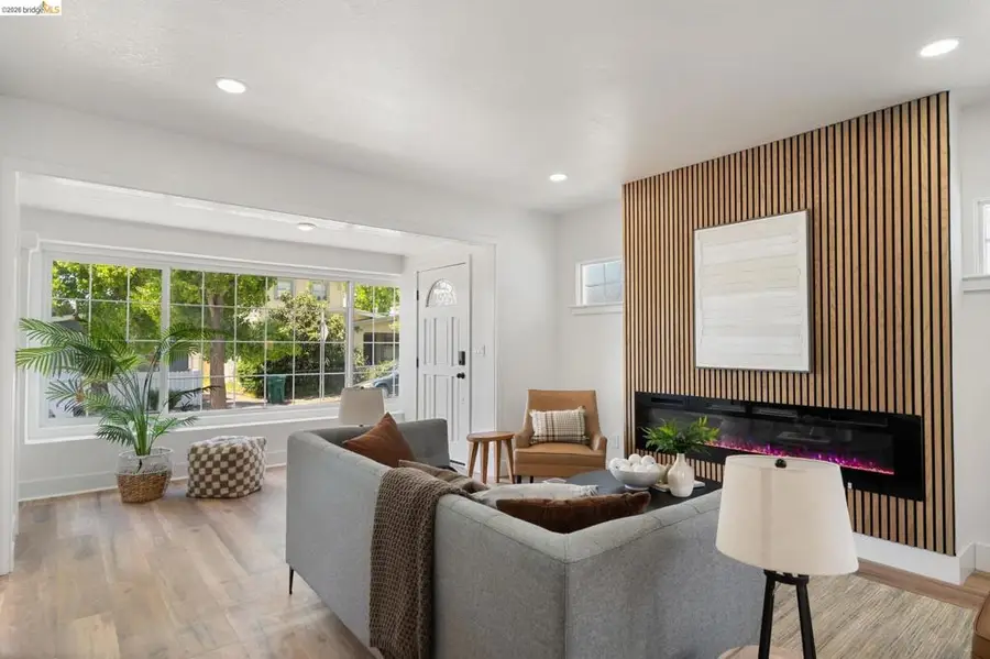 4006 Carrington St, Oakland, CA 94601 - #2