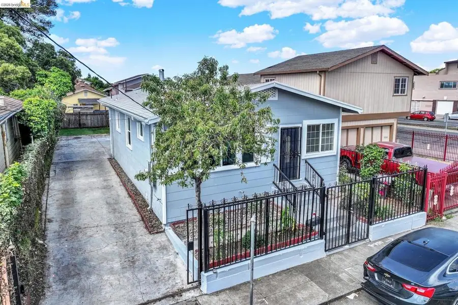 7317 Lockwood St, Oakland, CA 94621 - #2