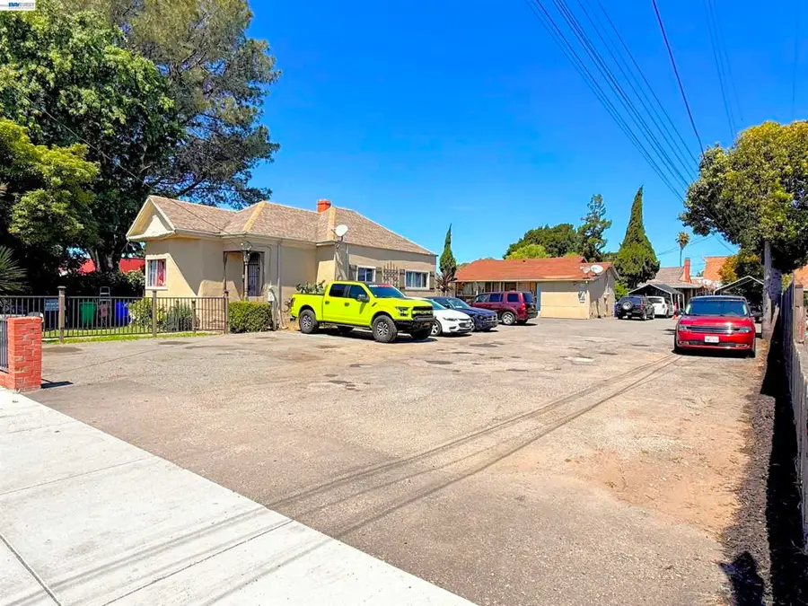 591 W Sunset Blvd, Hayward, CA 94541 - #2