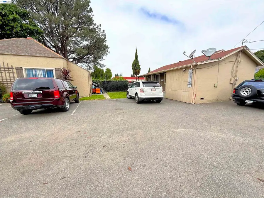 591 W Sunset Blvd, Hayward, CA 94541 - #3