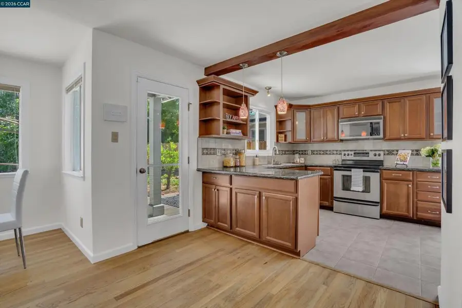 144 Roslyn Dr, Concord, CA 94518 - #2