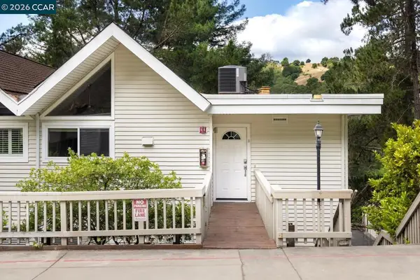 126 Ascot Ct #B, Moraga, CA 94556