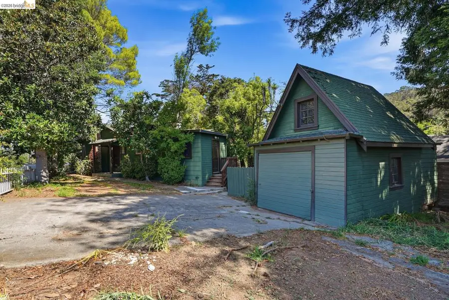6350 Hillmont Dr, Oakland, CA 94605 - #2