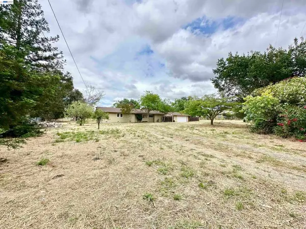 744 Mockingbird Ln, Pleasanton, CA 94566