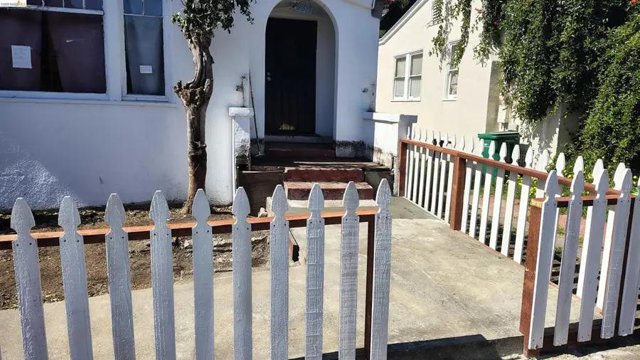 Address Withheld By Seller, Oakland, CA 94609 - #2