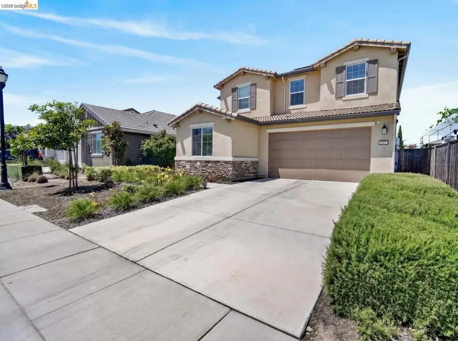 669 Longmont Dr, Oakley, CA 94561 - #2