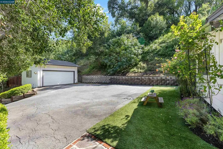 3575 Springhill Rd, Lafayette, CA 94549 - #3