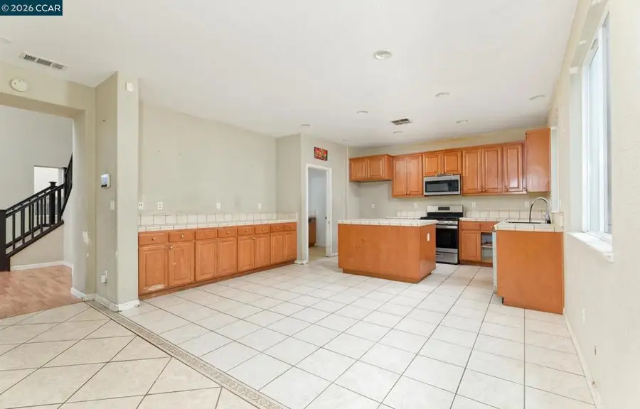 129 Picasso Dr, Oakley, CA 94561 - #3