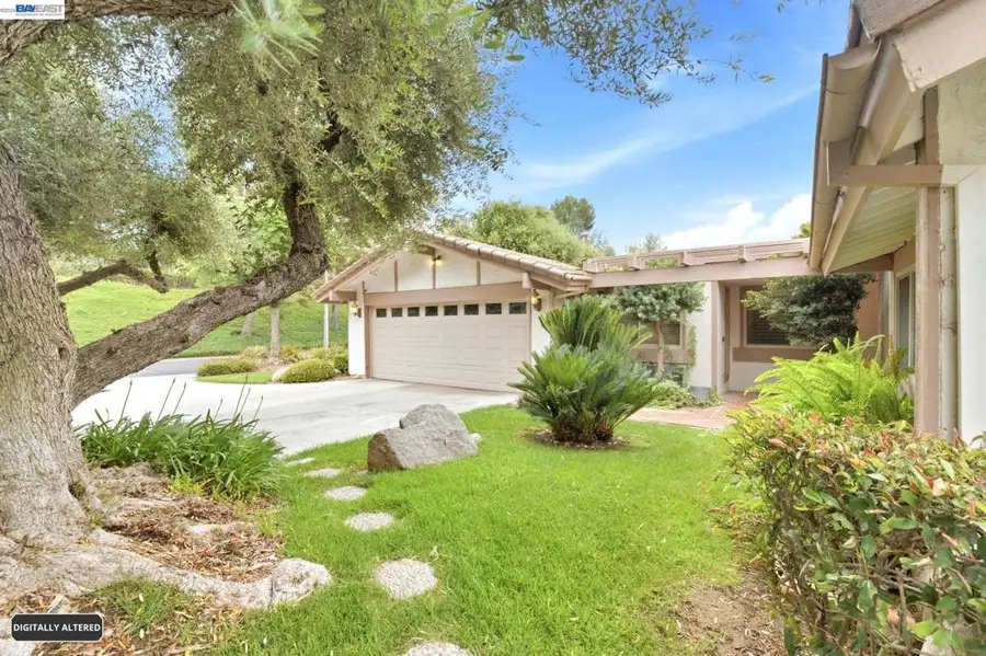 742 Via Zapata, Riverside, CA 92507 - #2