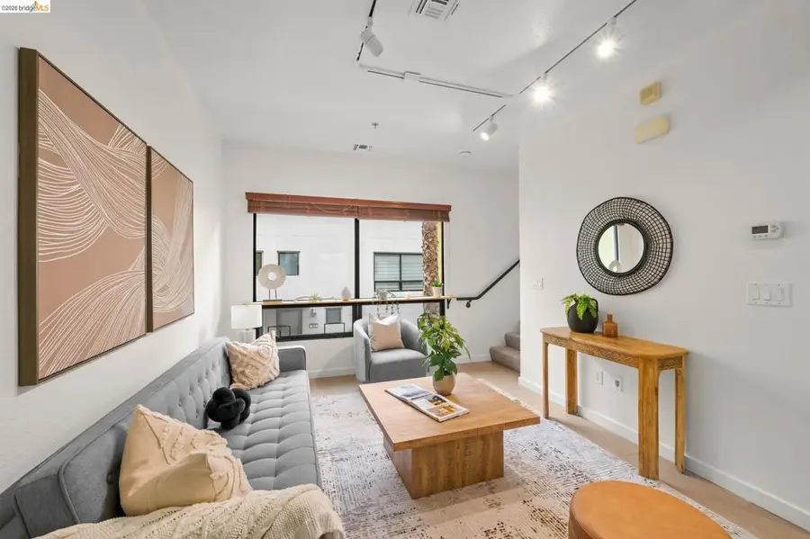 903 Zephyr Dr, Oakland, CA 94607 - #3