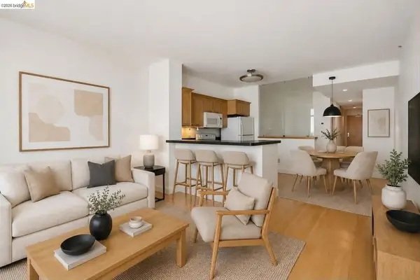 1 Lakeside Dr #1608, Oakland, CA 94612