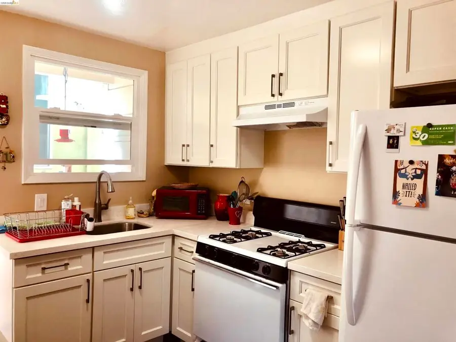 986 Kains Ave, Albany, CA 94705 - #3