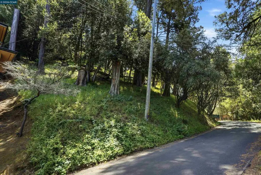 6716 Gunn Dr, Oakland, CA 94611 - #3