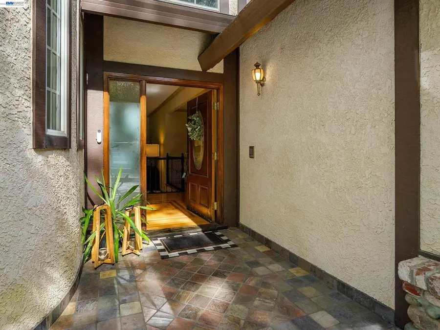 8681 Winding Way, Fair Oaks, CA 95628 - #3