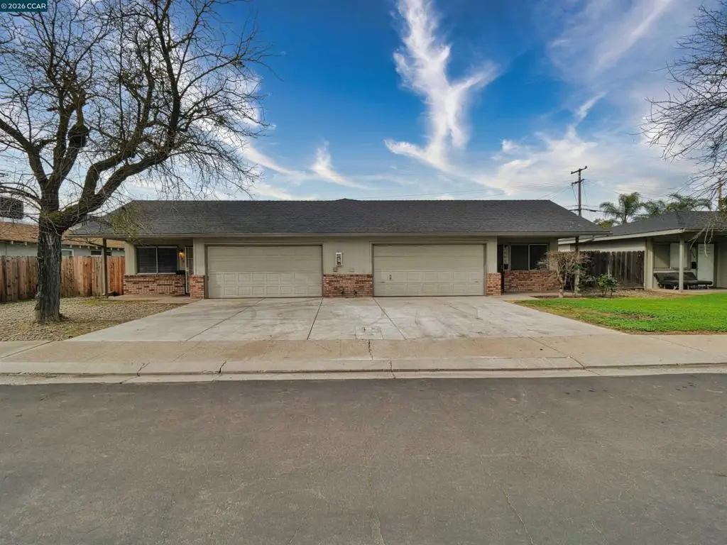 209 Kingston Lane, Modesto, CA 95354 - #1