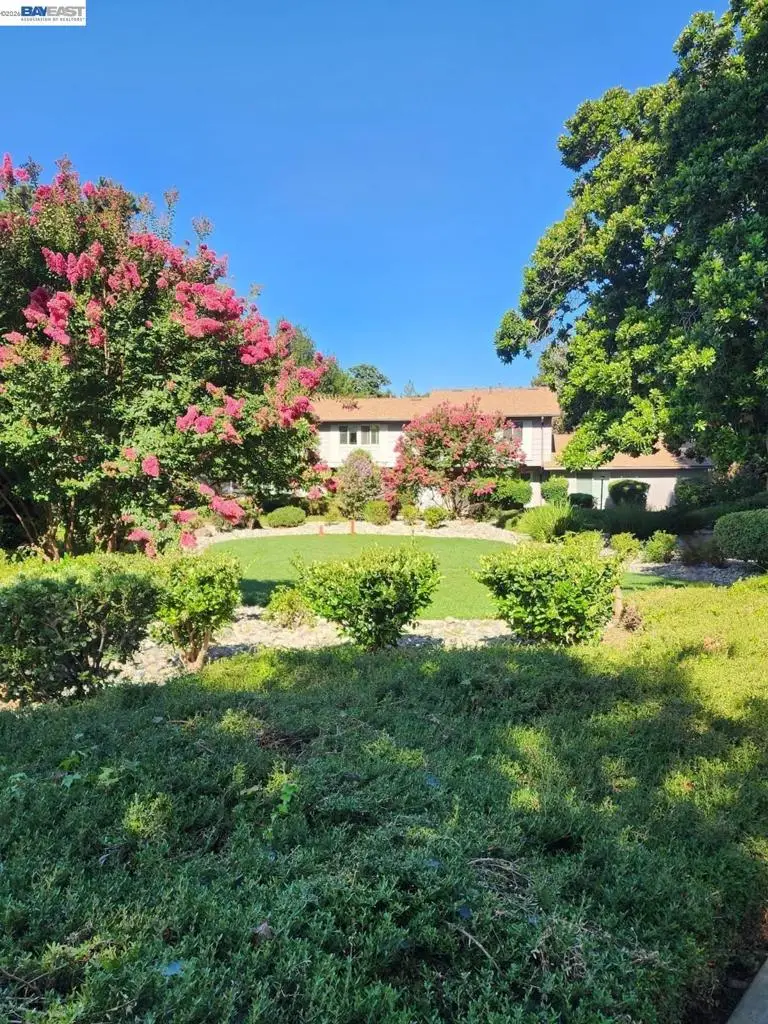 8848 La Riviera Dr #B, Sacramento, CA 95826 - #1