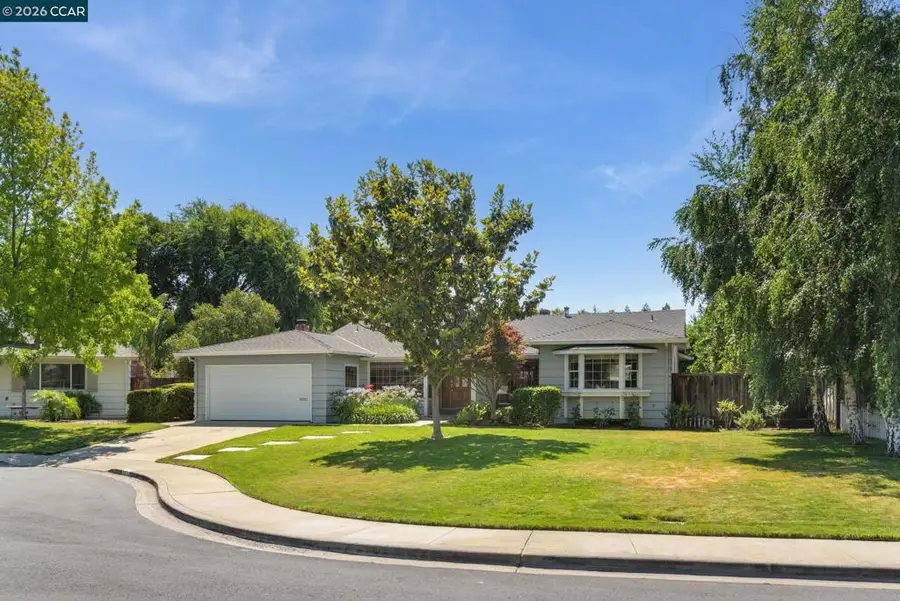 3074 Santa Maria Ct, Concord, CA 94518 - #3