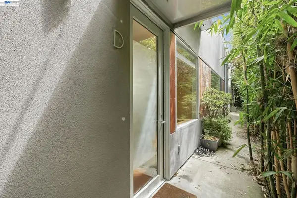 2709 10th St #D, Berkeley, CA 94710