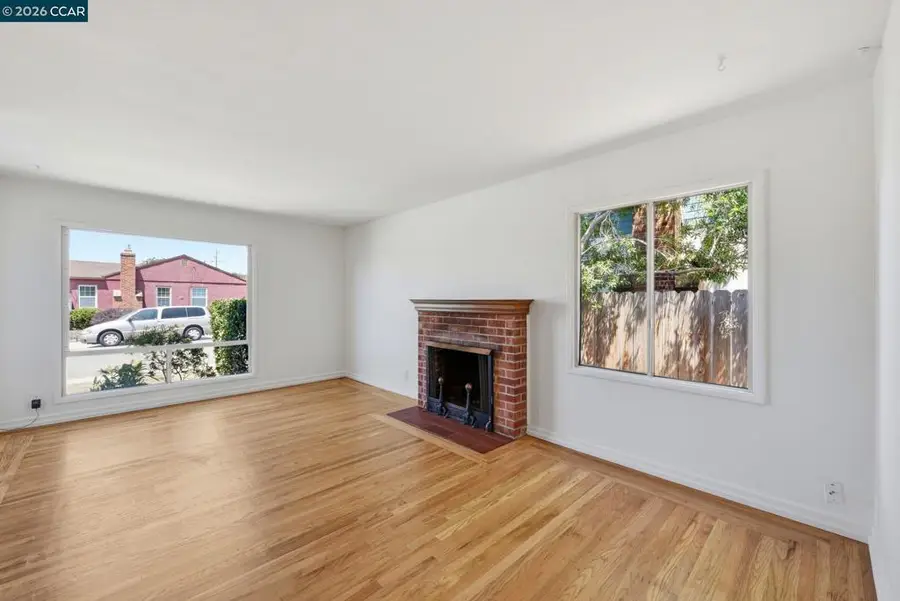 2305 Star Ave, Castro Valley, CA 94546 - #3