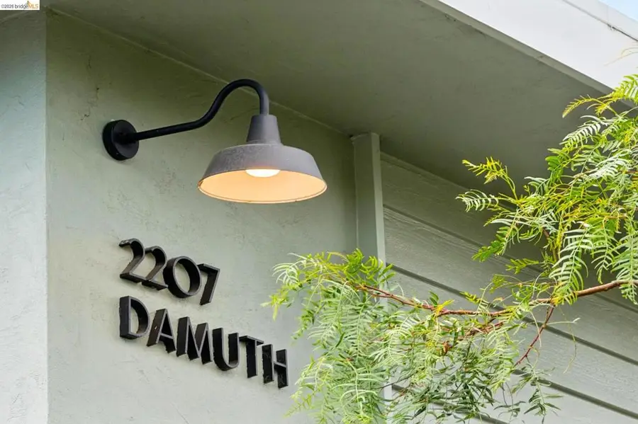 2207 Damuth St #1, Oakland, CA 94602 - #2
