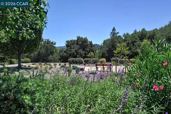 2025 Golden Rain Rd #7, Walnut Creek, CA 94595
