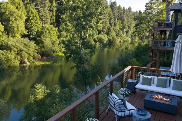 15573 Riverside Dr, Guerneville, CA 95446