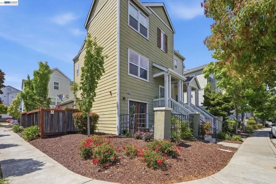 2824 Hilltop Mall Rd, Richmond, CA 94806 - #2