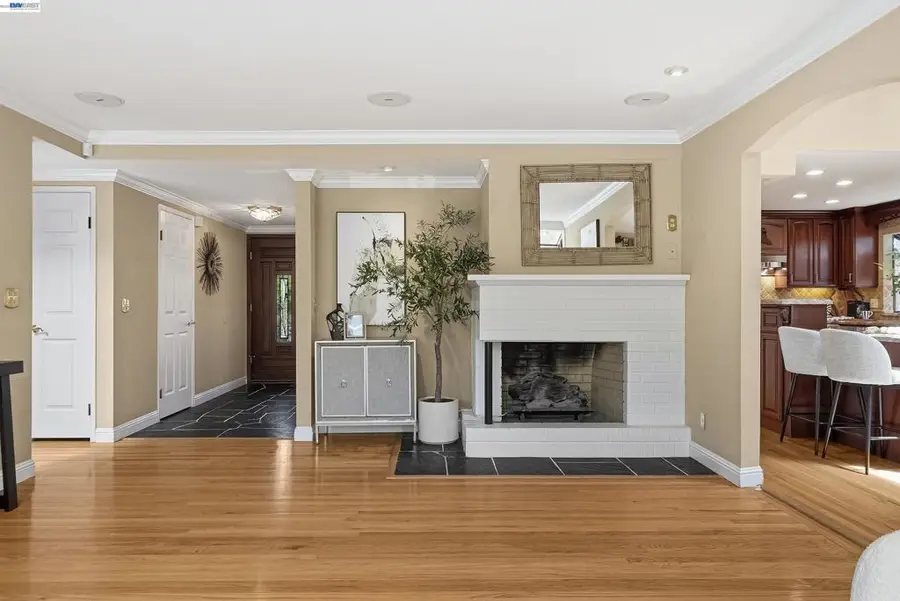 11055 La Paloma Dr, Cupertino, CA 95014 - #3
