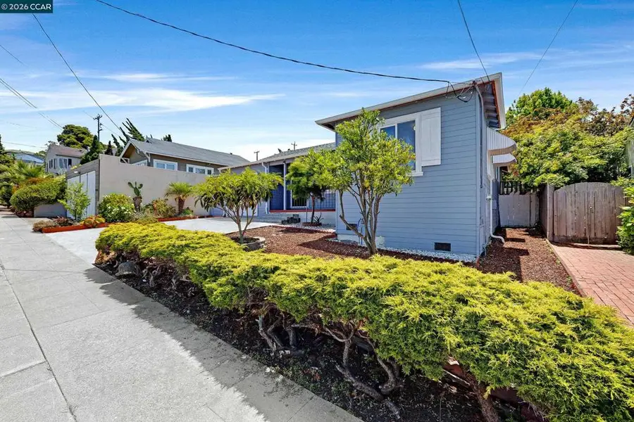 5512 Santa Cruz Ave, Richmond, CA 94804 - #2