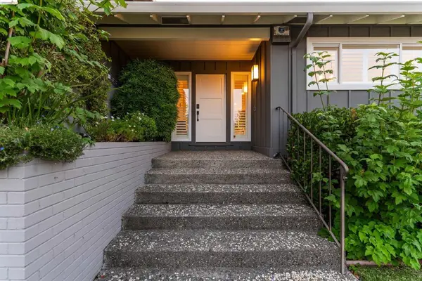 127 Peacock Dr, San Rafael, CA 94901