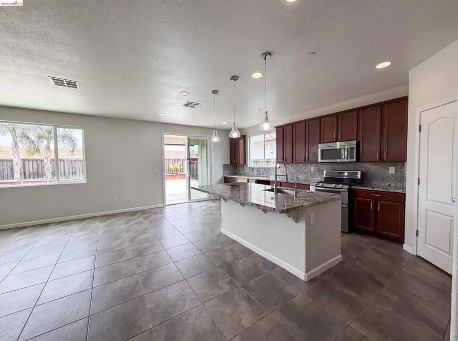 1519 Sycamore Dr, Oakley, CA 94561 - #2