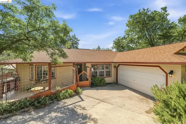 23985 Hitching Post Rd, Sonora, CA 95370