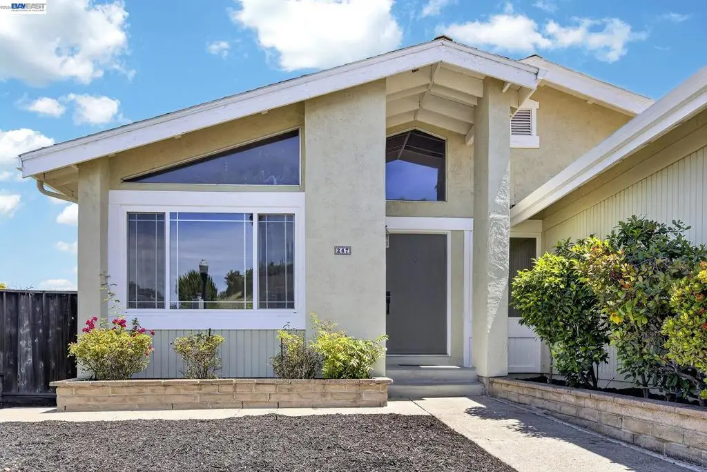 247 Sparrow Dr, Hercules, CA 94547 - #1