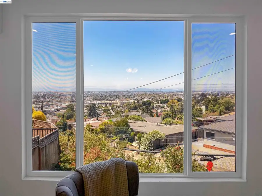 7301 Hillmont Dr, Oakland, CA 94605 - #3