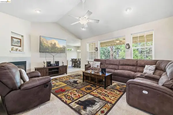 24230 N Oxbow Ln, Sonora, CA 95370