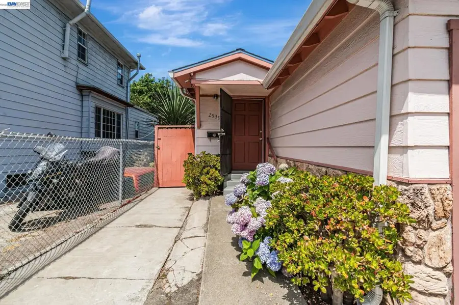 2538 E 16th St, Oakland, CA 94601 - #2