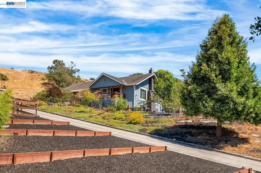 26928 Palomares Rd, Castro Valley, CA 94552 - #3