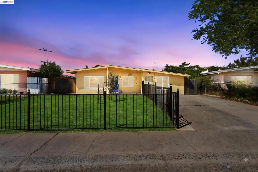 5621 27th Ave, Sacramento, CA 95820 - #1