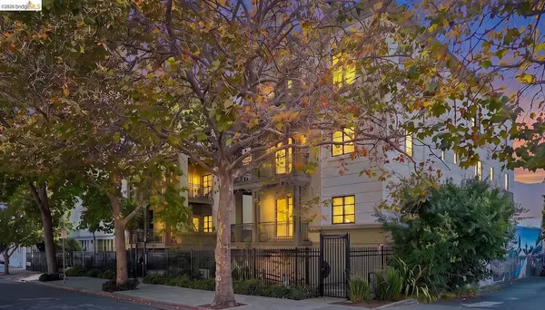 711 Walker Ave #202, Oakland, CA 94610