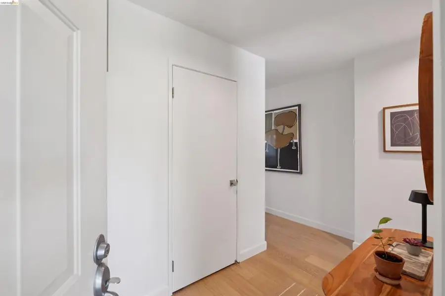 124 Lakeshore Ct, Richmond, CA 94804 - #2