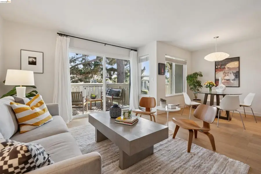 124 Lakeshore Ct, Richmond, CA 94804 - #3