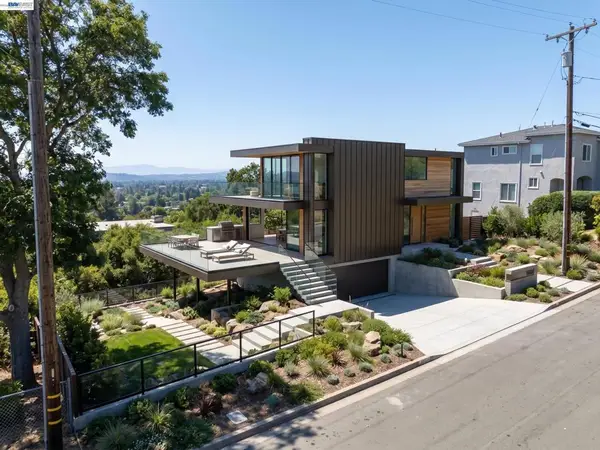 14643 Saturn Dr, San Leandro, CA 94578