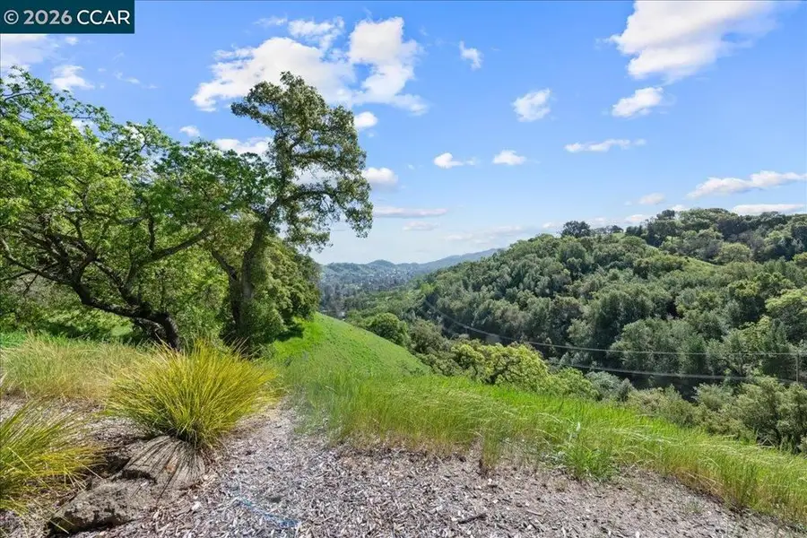 2100 Skycrest Dr #12, Walnut Creek, CA 94595 - #2