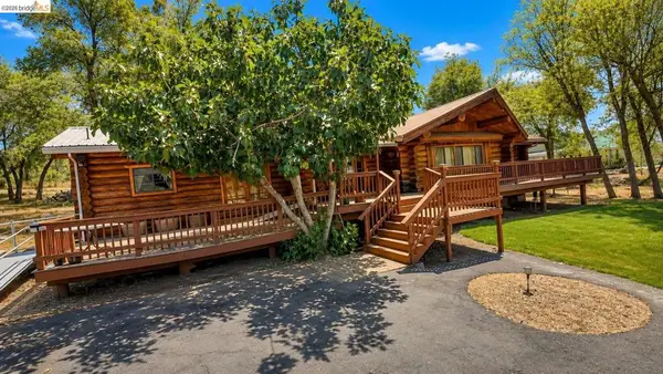22821 Piper Ct, Columbia, CA 95310