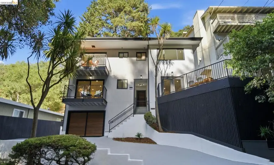6334 Doran Dr, Oakland, CA 94611 - #2