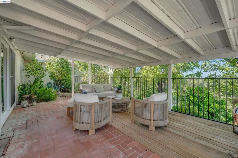 327 Kingston Ave, Martinez, CA 94553 - #2